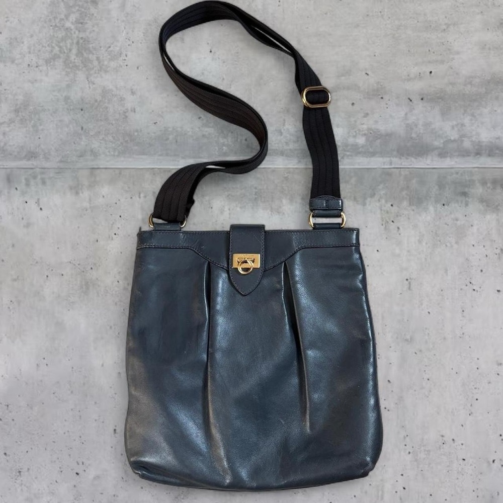 Salvatore Ferragamo Bag Pleated Leather Crossbody in Grey & Gold